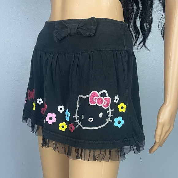 Hello Kitty Skirt - Picture 4 of 6